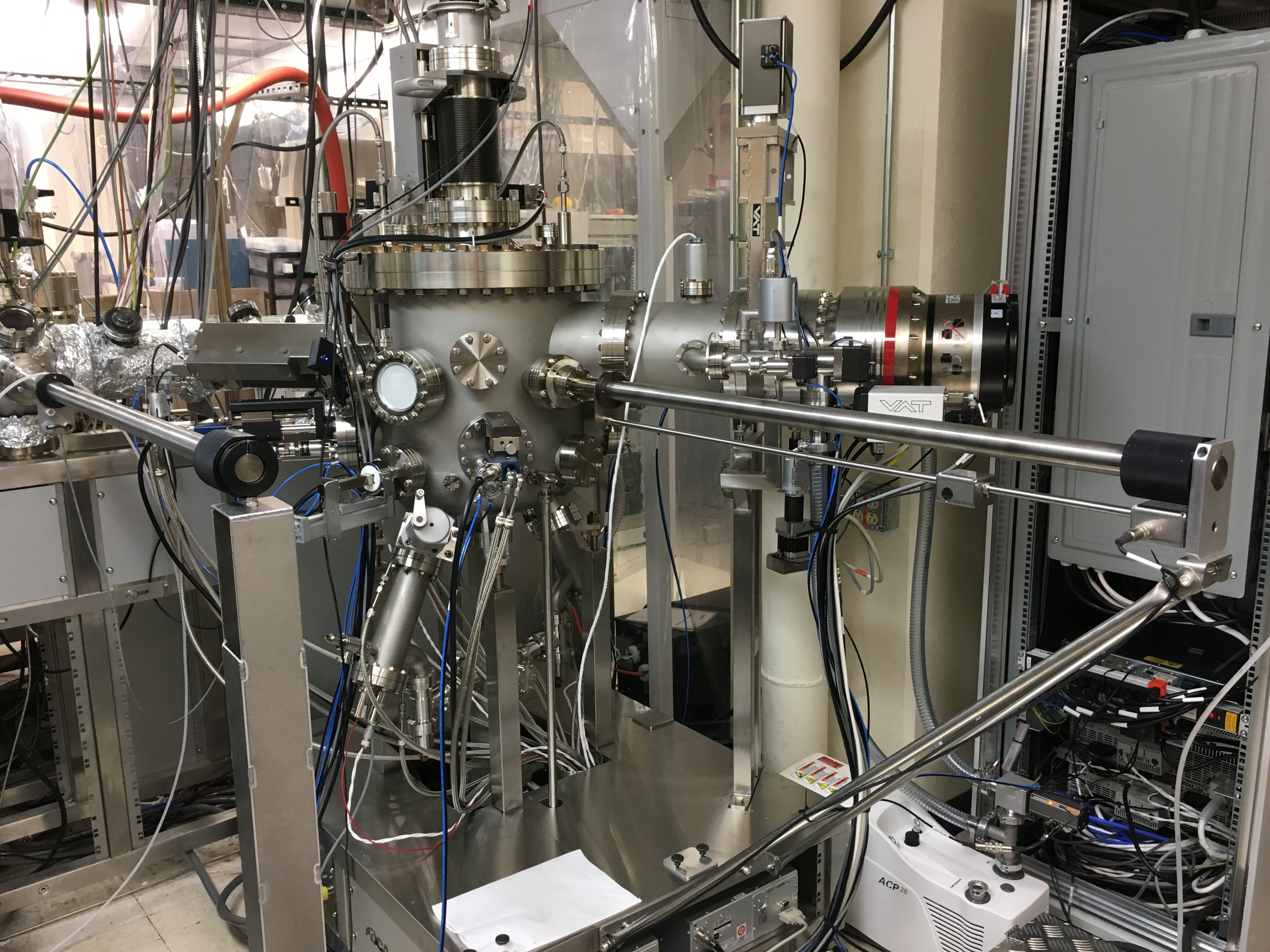 New reactor for crystal growth from DCA.